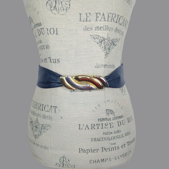 Liz Claiborne Accessories - Vintage Liz Claiborne Leather Belt Small Blue Leather
